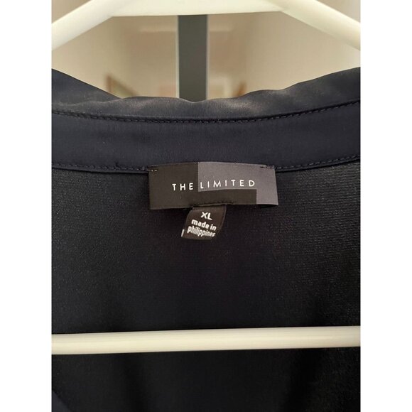 EUC The Limited Women's Navy Blue Sleeveless Blouse - Picture 4 of 5